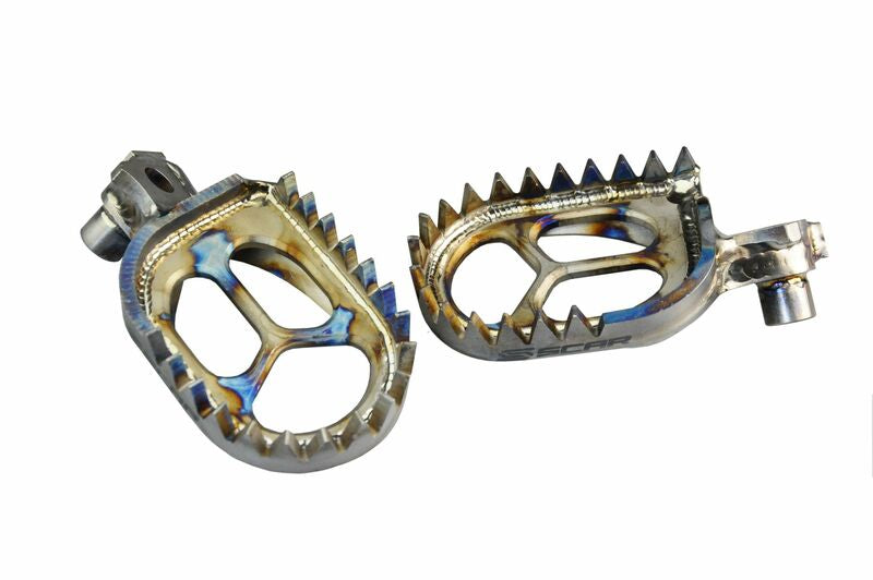 SCAR Titanium Footpegs gripper